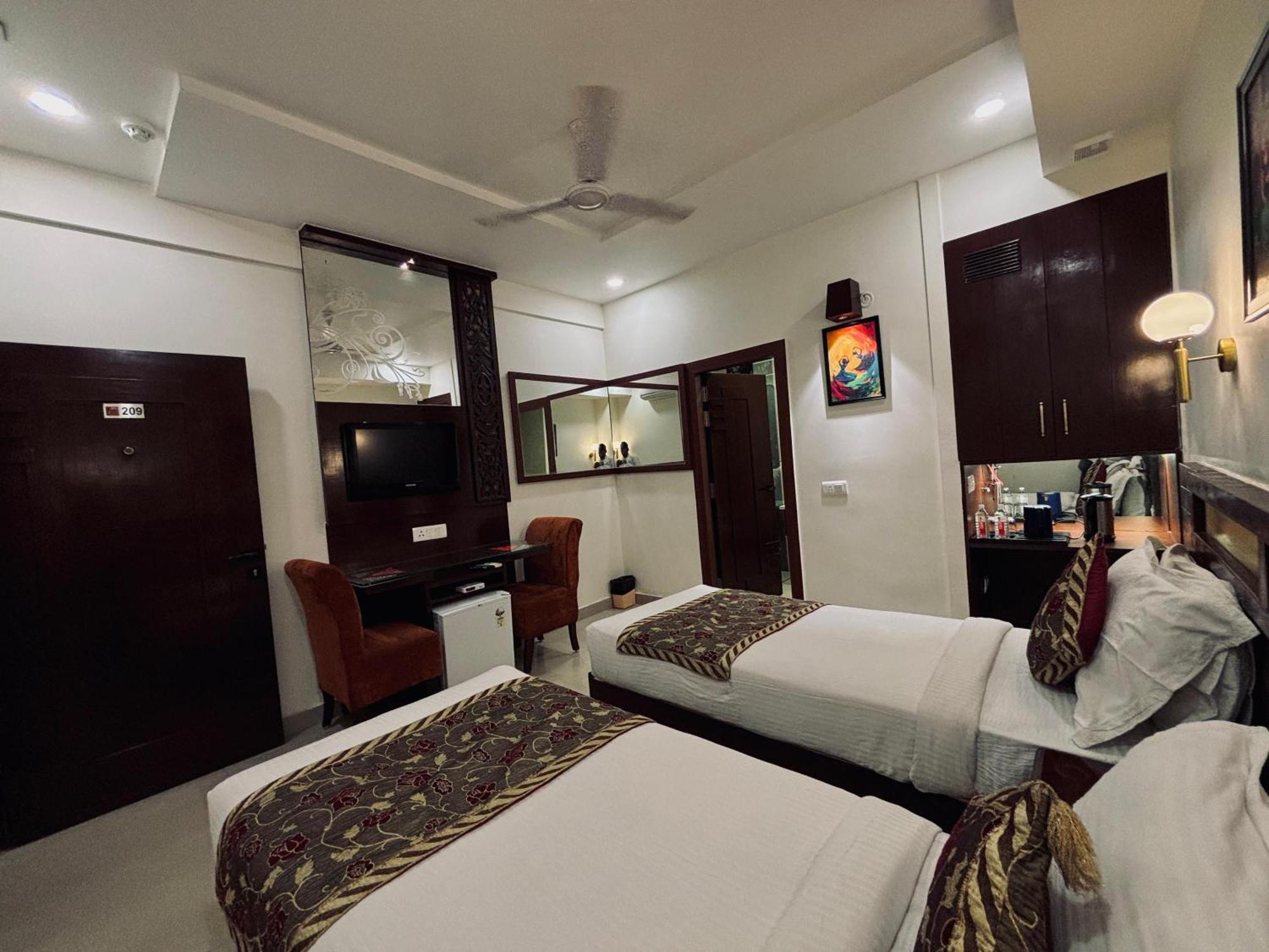 Taj Inn Hotel Agra  Ngoại thất bức ảnh